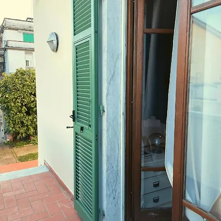 Apartamento Confortevole Monolocale A 500 Mt Dal Mare Marina Di Carrara